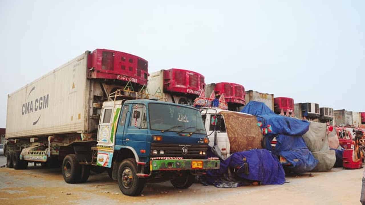 Heavy vehicles banned in Karachi to improve traffic flow