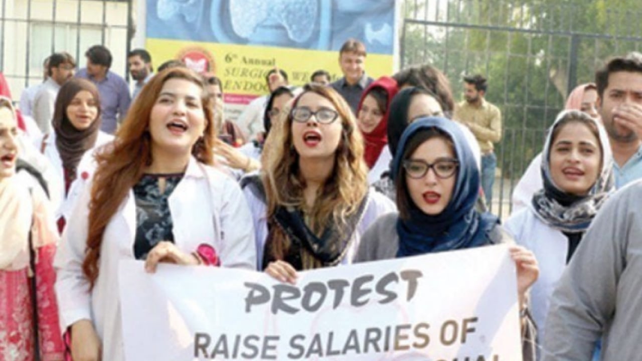 Sindh Cabinet Approves Increase In Salaries Of Doctors