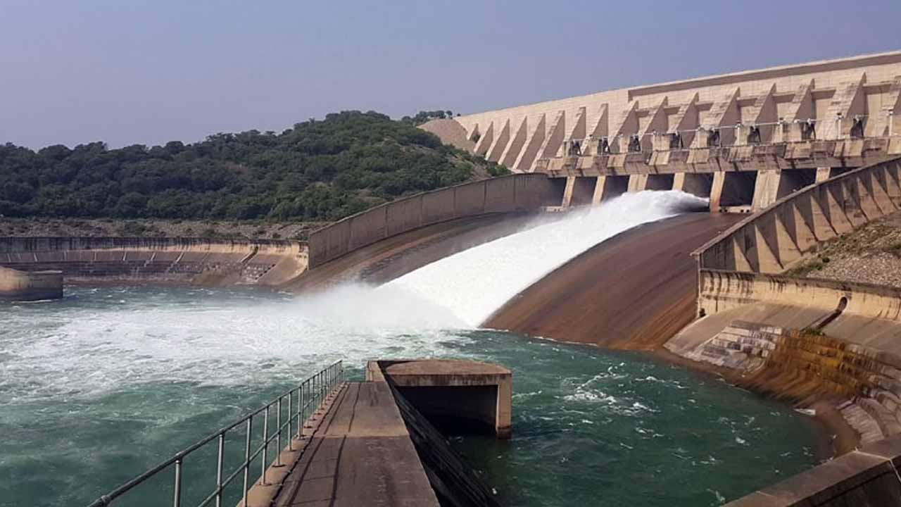 manPM inaugurates refurbishment project of Units 5 and 6 of Mangla Dam