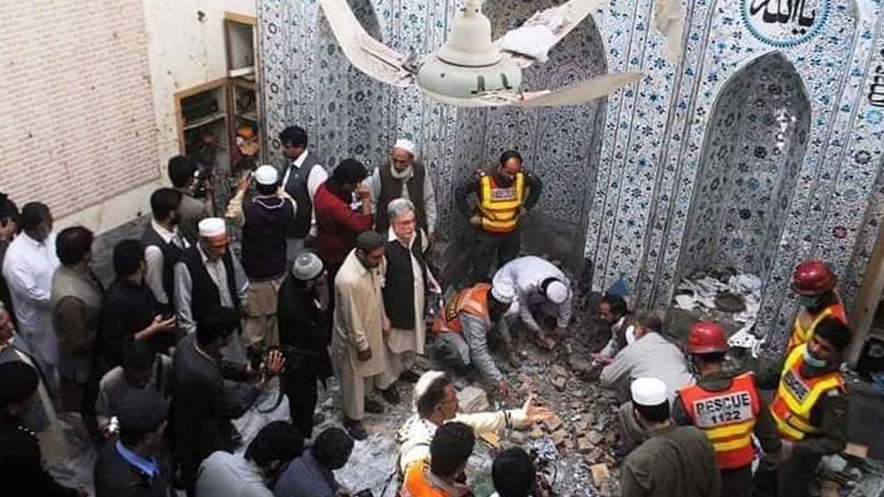 17 killed, 83 injured in blast at Peshawar Police Lines mosque