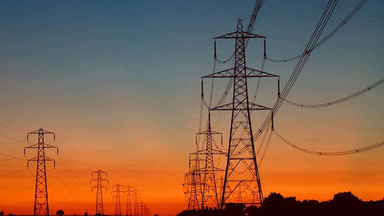 Govt assures IMF team of hike in power tariff