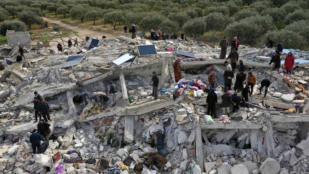 Pakistan to send over 170,000 tents to quake-hit Turkiye: PM