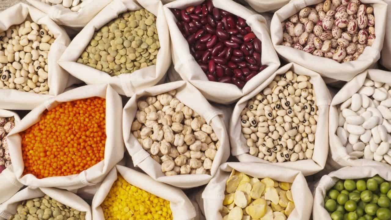 Pulses prices go down after containers released from Karachi port