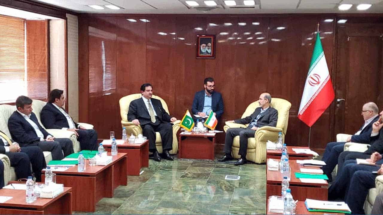 Iran shows interest to initiate more electricity projects in pakistan
