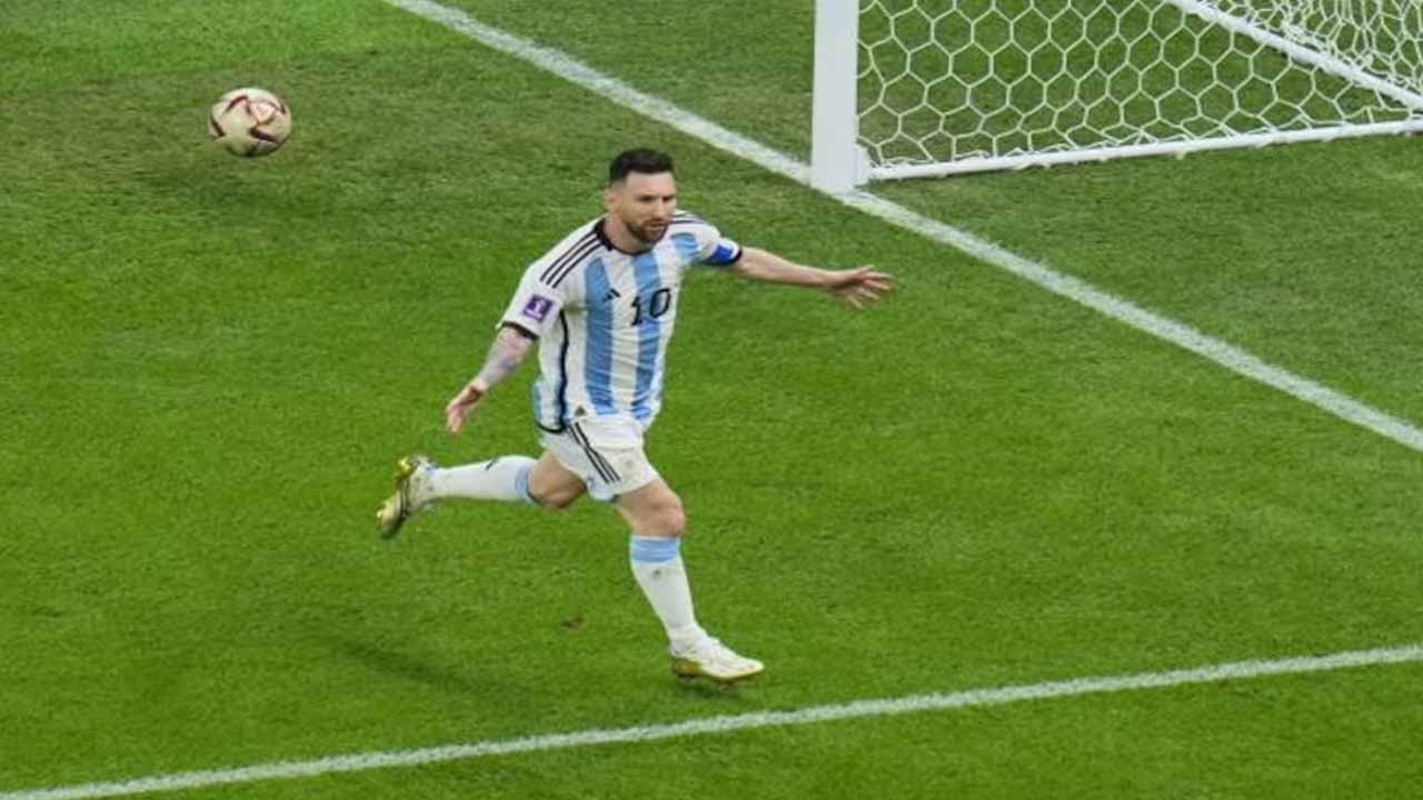 Argentina's Lionel Messi scores 100th international goal in Curacao romp
