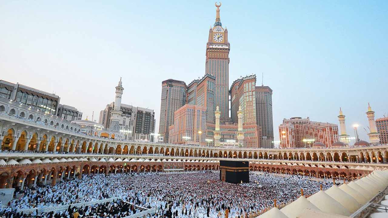 Pakistanis can still apply for Hajj 2023 under govt scheme and here's the deadline