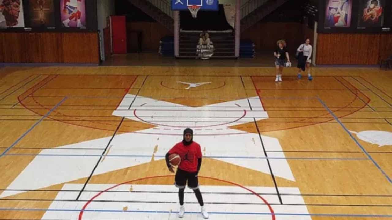 Banned French basketball player wants to return to court wearing headscarf