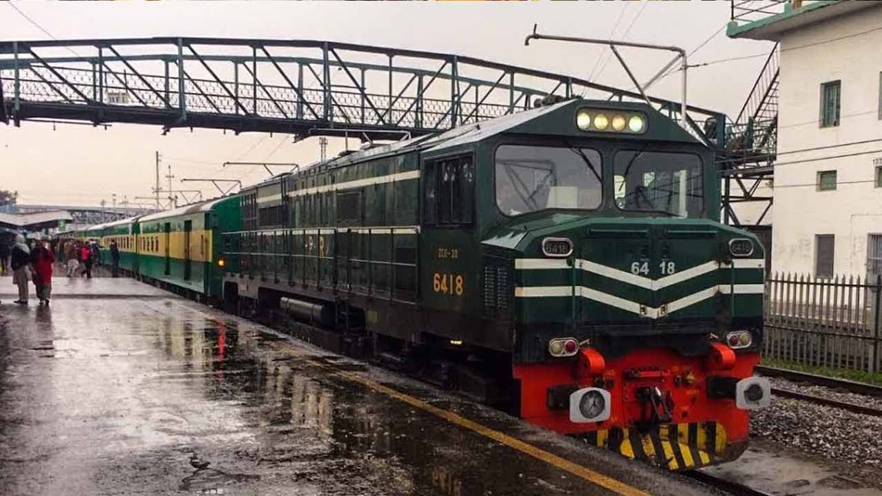 Eidul Azha: Pakistan Railways slashes fares by 33%