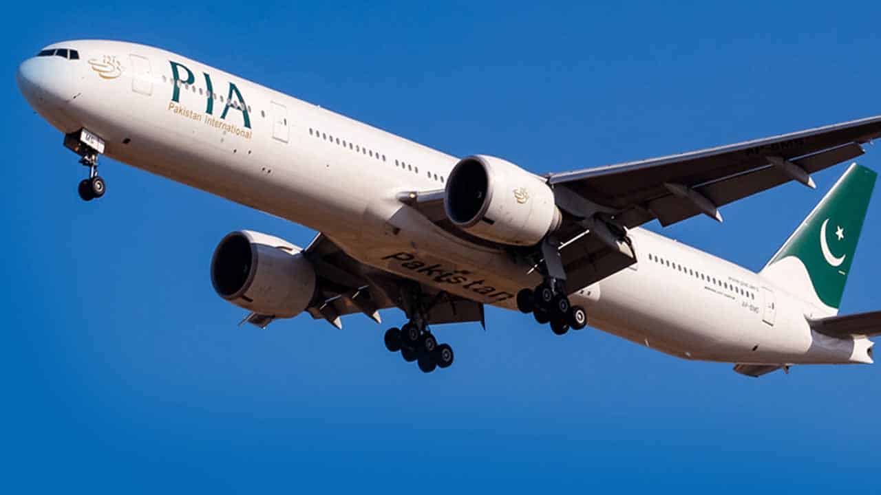 Finance minister confirms resumption of PIA flights to UK
