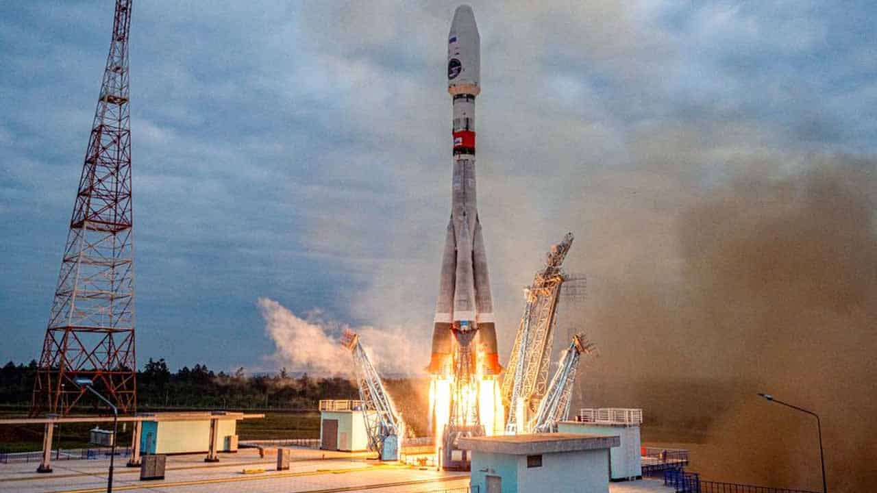 Russia launches spacecraft to find water on moon