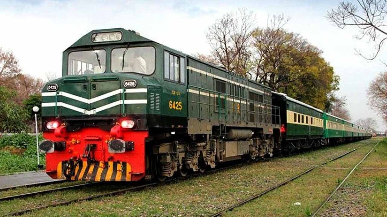 Pakistan Railways to procure passenger coaches, high-capacity wagons