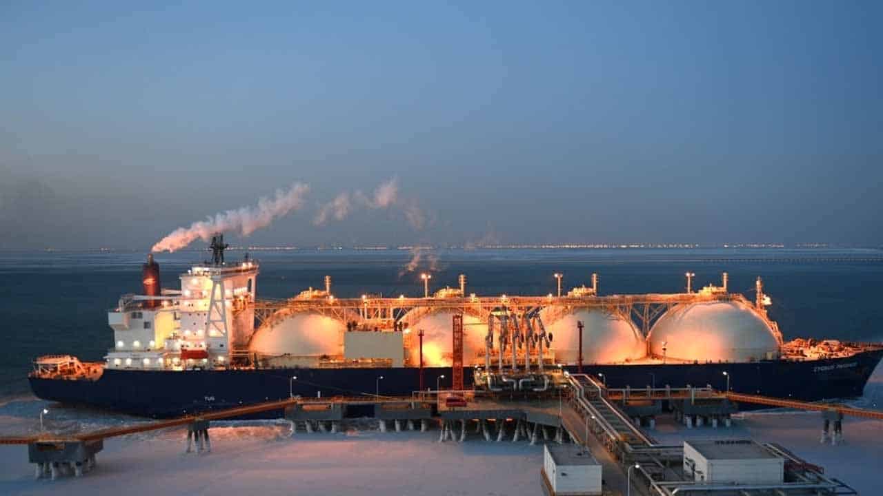 Pakistan issues tender for LNG cargoes to meet winter demand