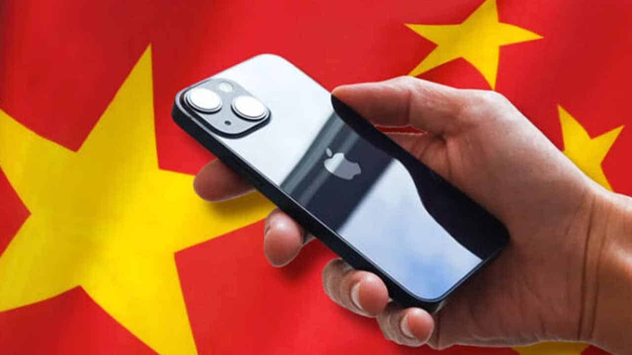 China bans iPhone for government use