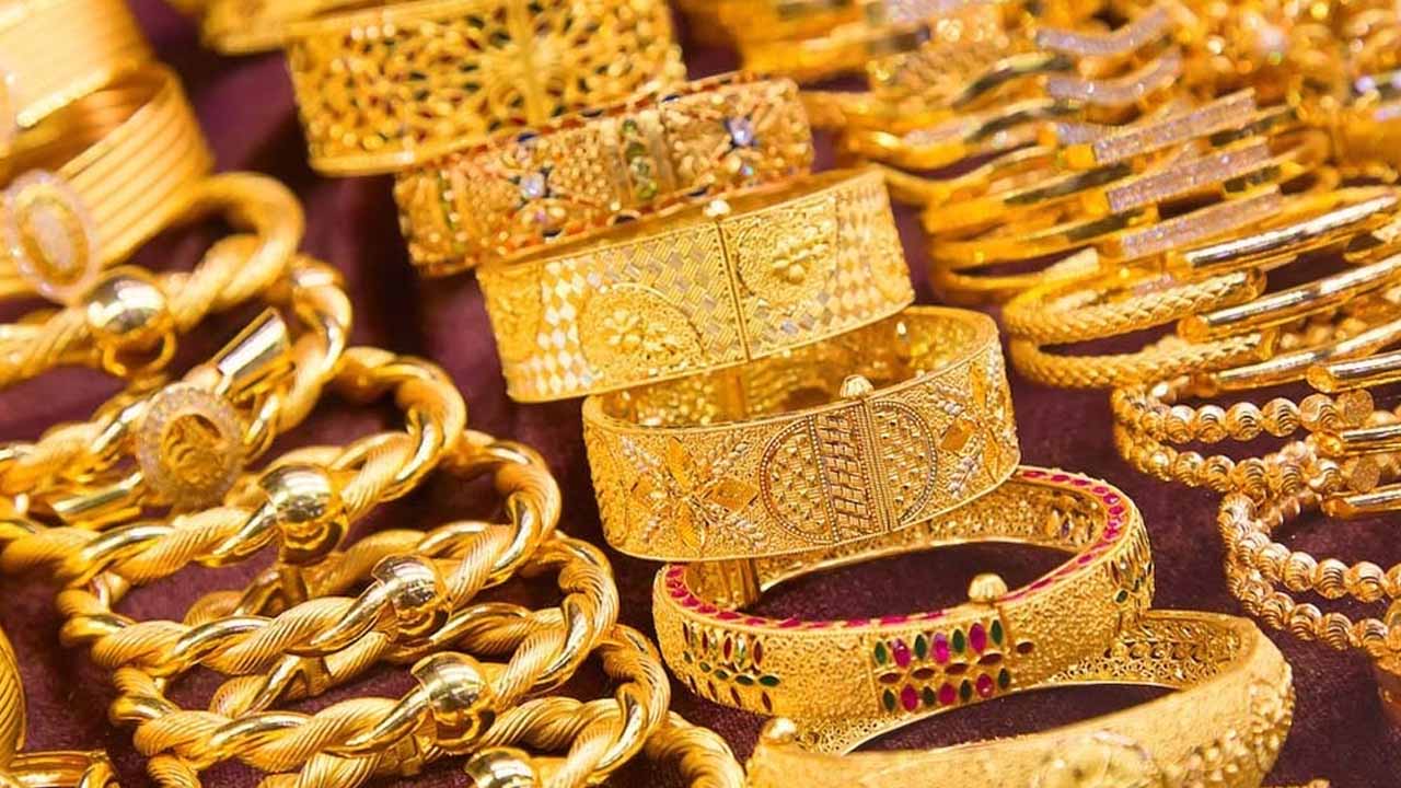 Gold price decreased massive per tola in pakistan
