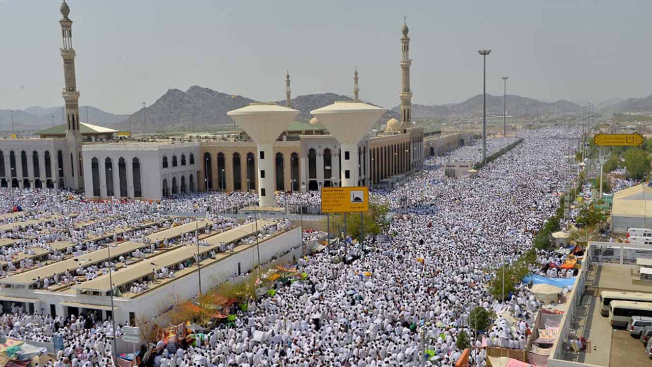 Pakistan Religious Ministry Launches Short Hajj