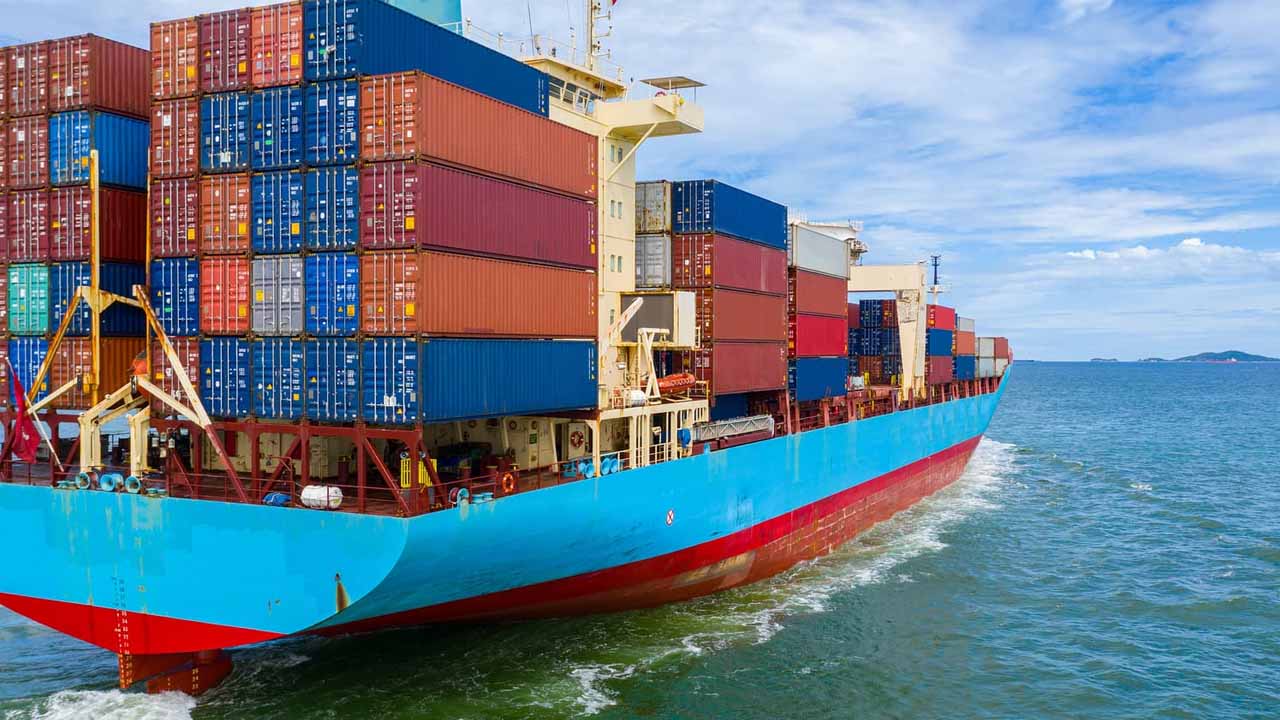 Karachi's Port Qasim Makes History with Arrival of Its Biggest Cargo Ship, a Massive 355-Meter Vessel