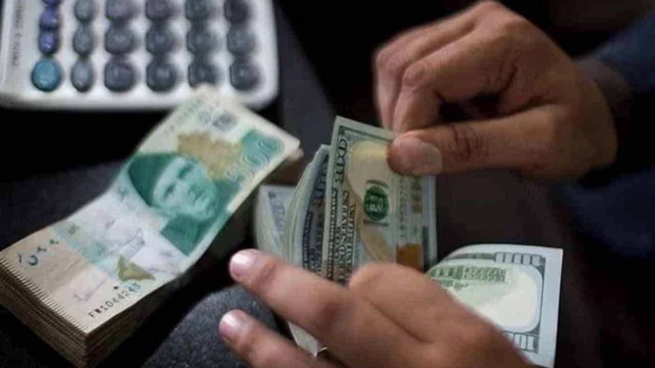 US Dollar Hits Record High Against Pakistani Rupee