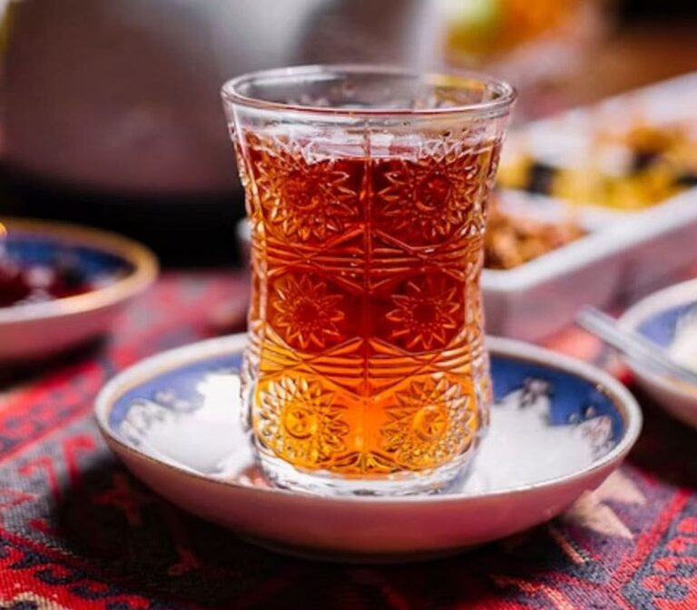 The Culture of Tea in Pakistan: Exploring the Various Types of Chai ...