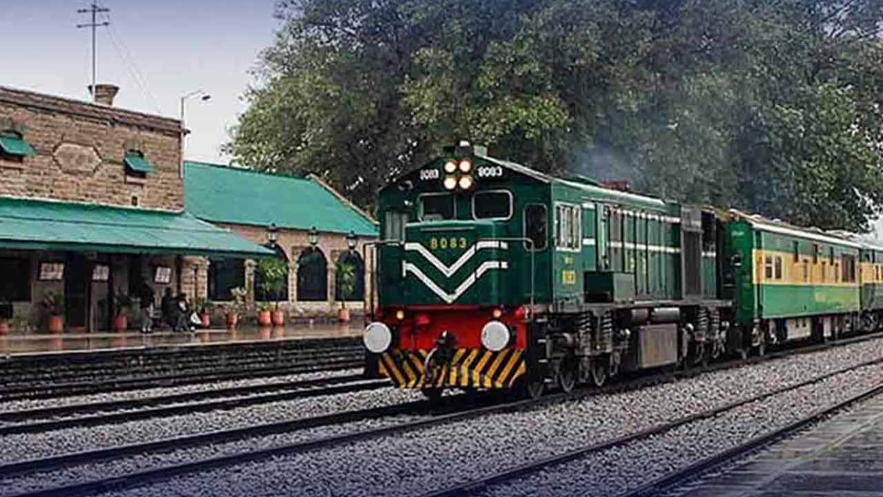 Pakistan Railway Sets Record with Rs 41B Revenue in First Half of Financial Year 2023-24