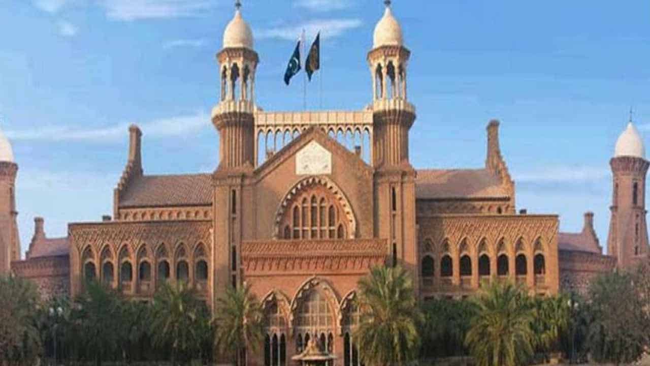 LHC orders Rs5,000 fine on washing vehicles at home, wrong parking