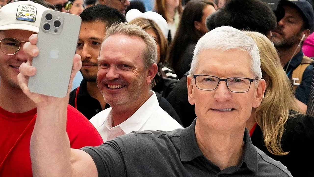 Apple’s CEO Tim Cook Reveals Why Apple Launches a New iPhone Every Year