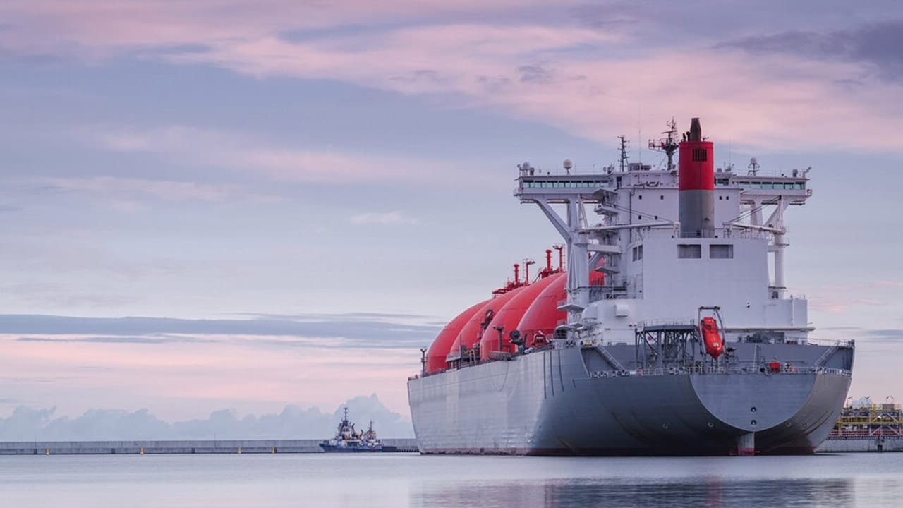 Pakistan secures LNG shipment for January delivery