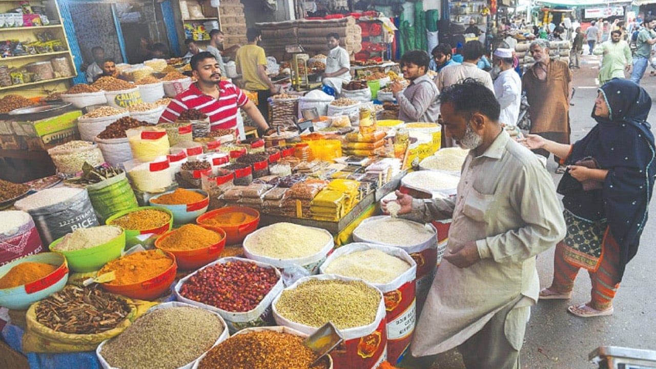 Inflation stays above 40pc for second straight week