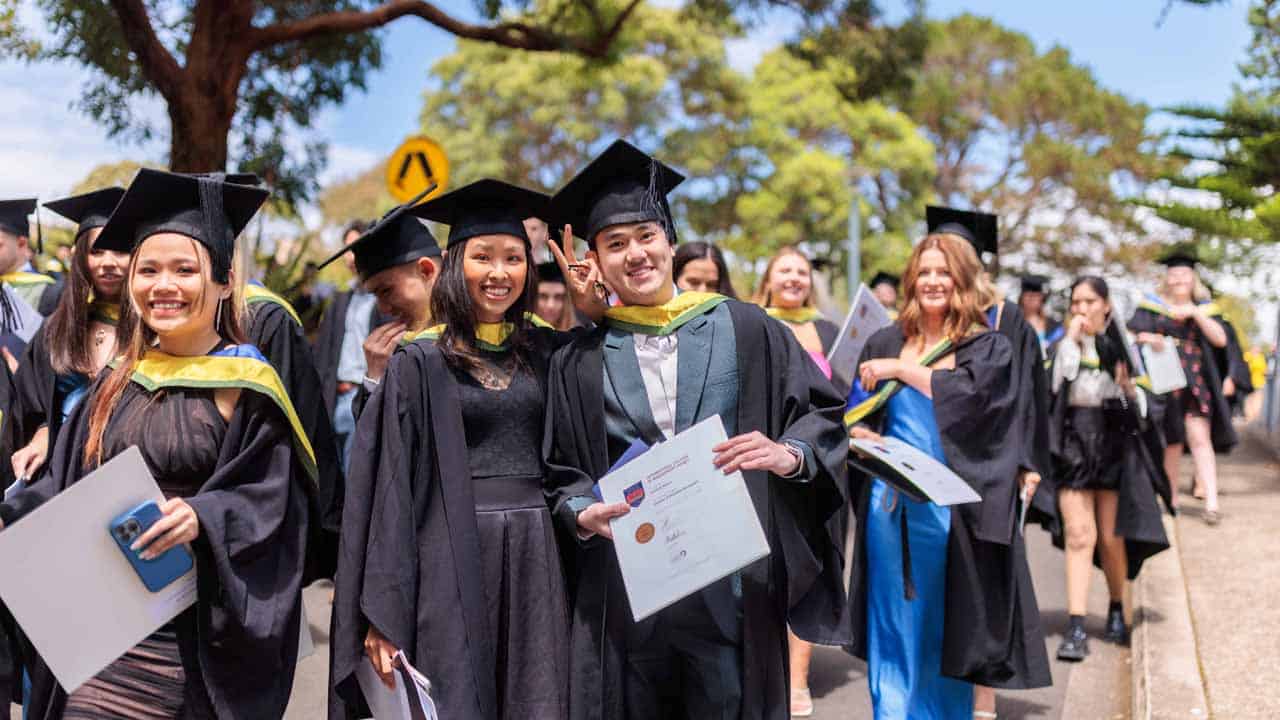 Australia Announces Fully Funded Scholarships 2024 without IELTS For International Students including Pakistanis