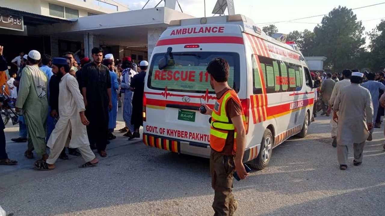 Six killed in blast targeting police van in DI Khan