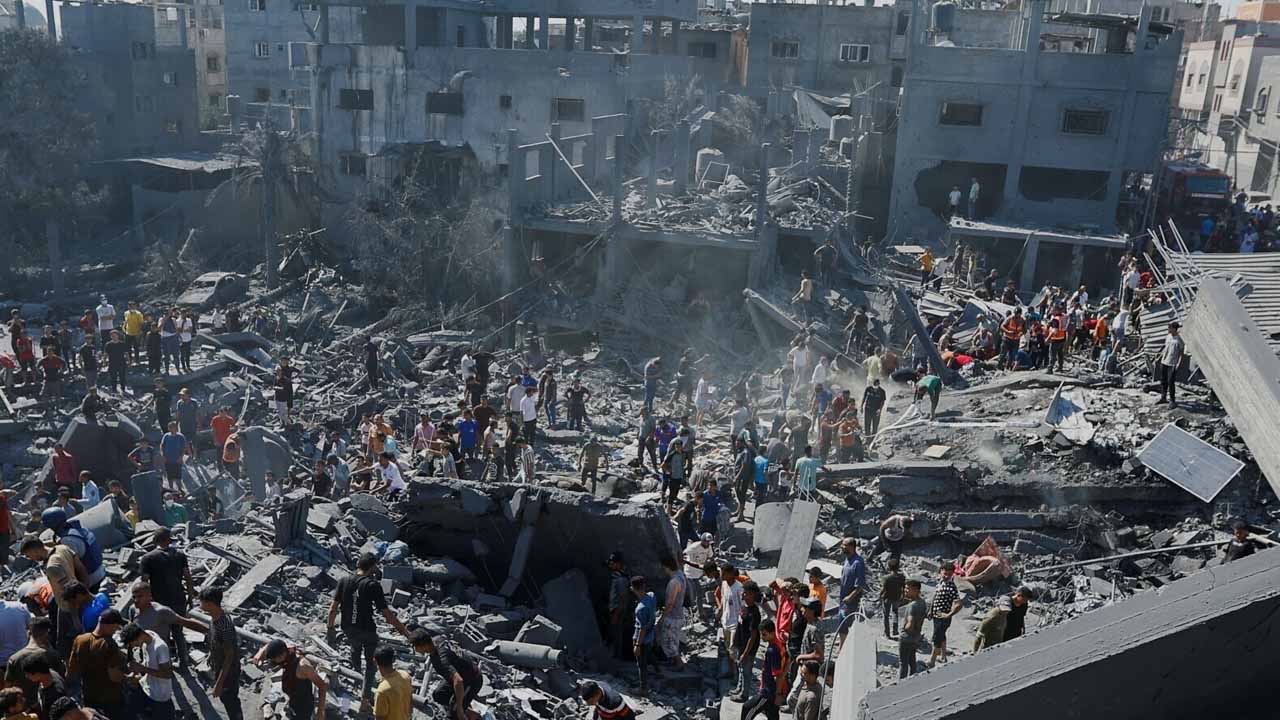 Khan Yunis Building Strike Claims 26 Lives, Gaza Hospital Confirms Casualties