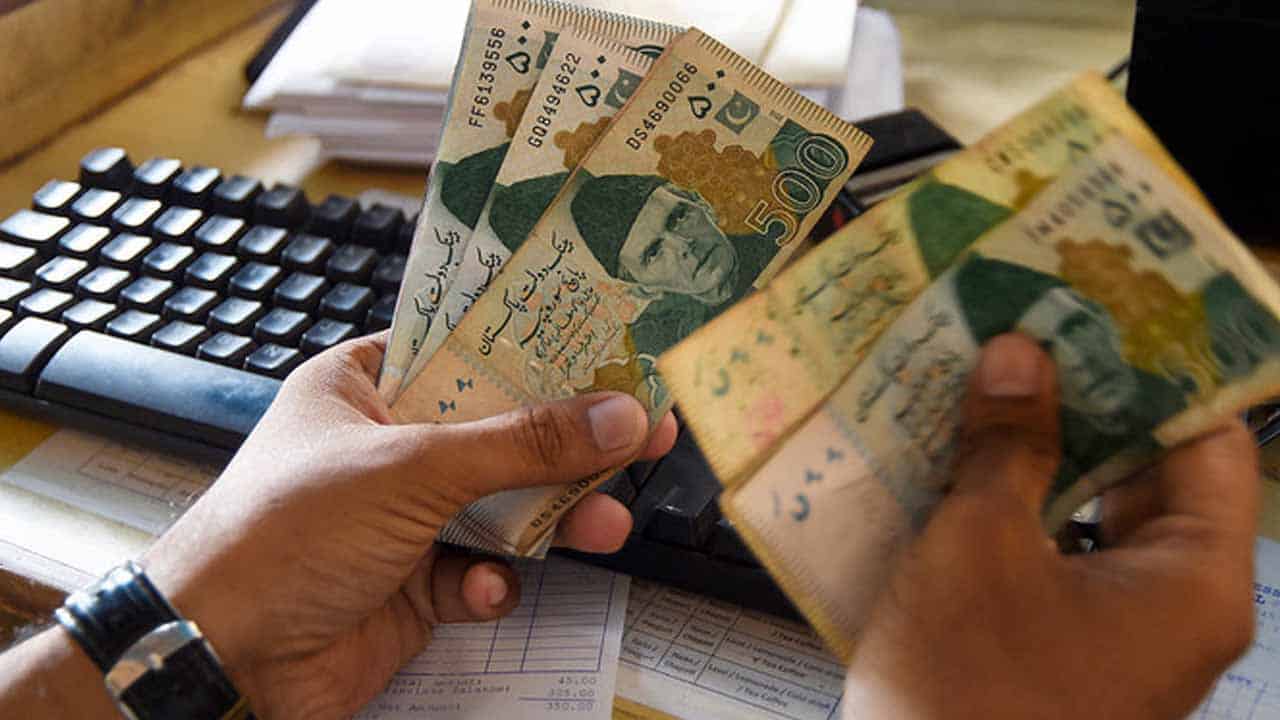 Pakistan prepares to impose tax on ‘extraordinary profits’ of banks