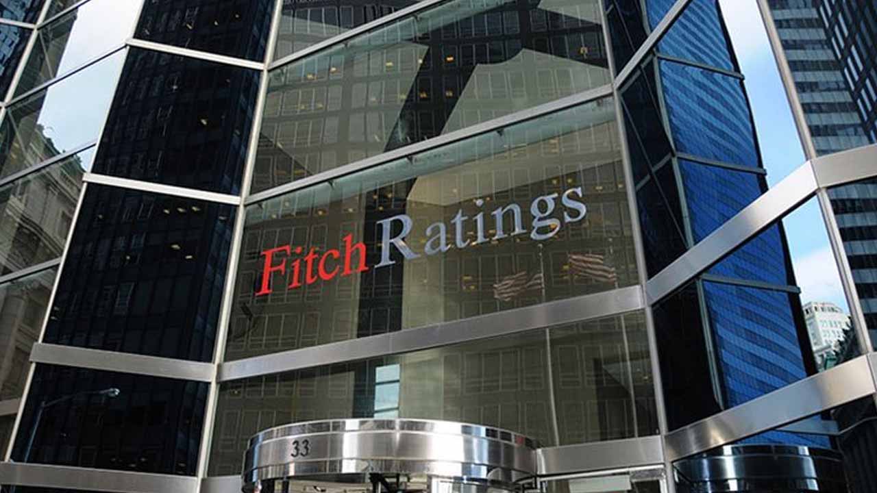 Fitch Retains CCC Rating for Pakistan Amid Concerns of Elevated External Funding Risks