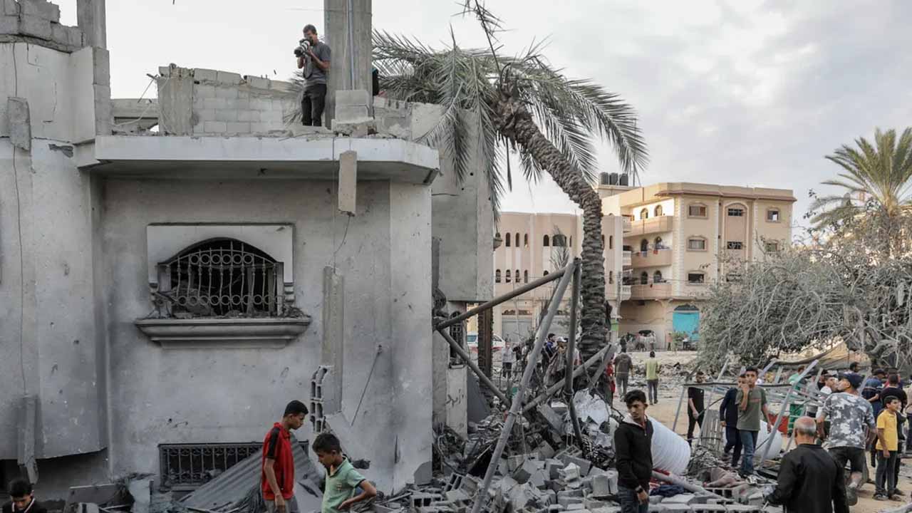 Israeli shelling hits building near Gaza's Al Amal hospital