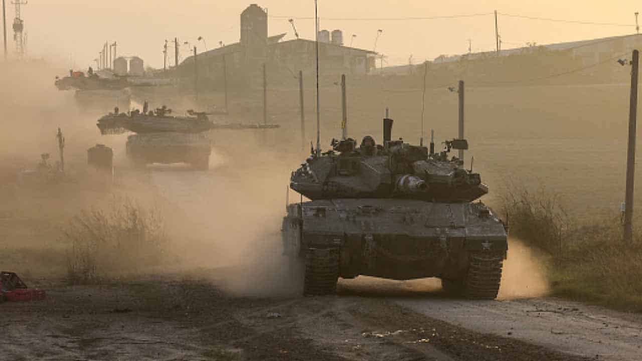Is­raeli tanks push into Khan You­nis as Gaza con­di­tions wors­en