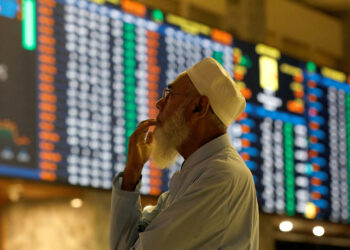 KSE-100 index plunges over 2,000 points as uncertainty surrounds election results