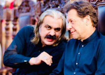 In meeting with Gandapur, PTI founder Imran 'finalises' names of KP cabinet