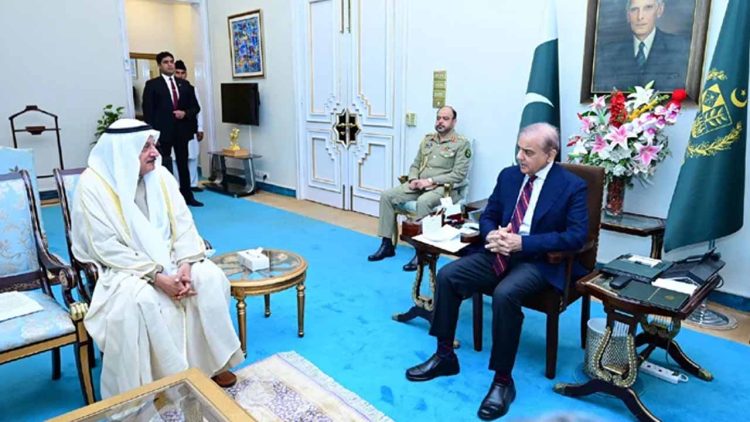 PM Shehbaz Sharif Urges early Execution of $10 Billion Pakistan-Kuwait Agreements