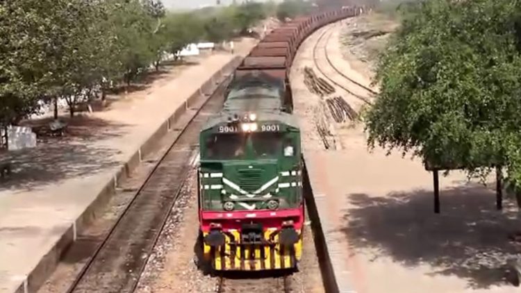 Pakistan Railways sets record with longest, heaviest freight train run in history