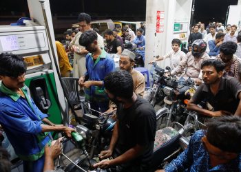Prices of Petrol and diesel likely to go up from April 1