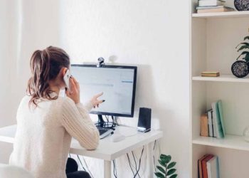 15 US Companies Offering Remote Jobs with Monthly Salaries Exceeding Rs. 23 Lac