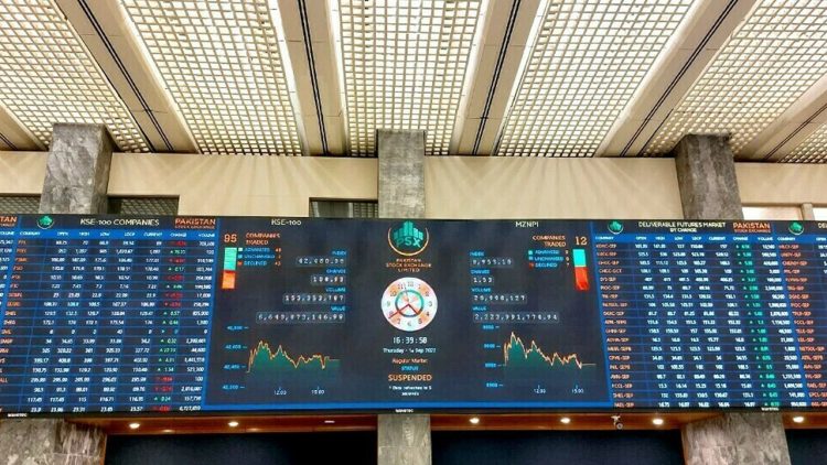 Pakistan stock exchange falls by over 1,000 points as market reacts to cabinet formation