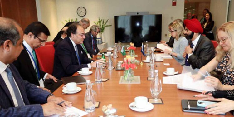 World Bank and Asian Development Bank Pledge Support for Pakistan's Economic Reforms