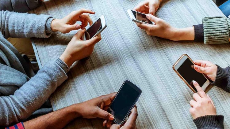 Pakistan ranks 10th globally in mobile usage