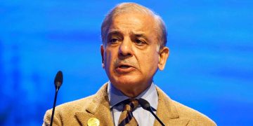 Prime Minister Urges Emphasis on Renewable Energy to Reduce Oil Imports