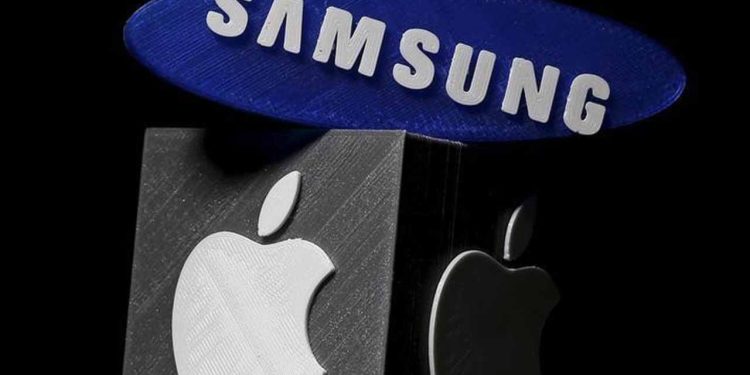 Samsung Overtakes Apple as Top Phone Maker