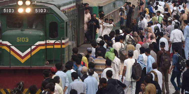 Eidul Fitr 2024: Pakistan Railways reduce train fares