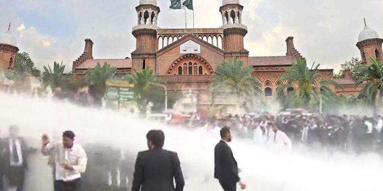 Lawyers and Police Clash Outside Lahore High Court