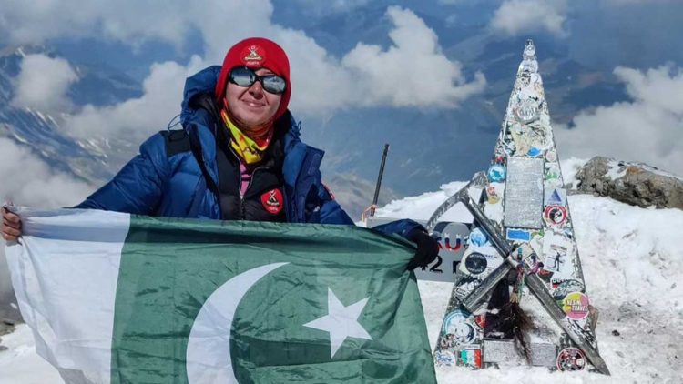 Samar Khan becomes first Pakistani woman to snowboard Europe's highest peak
