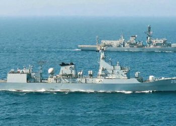 Pakistan Navy and UK Royal Navy Conduct Bilateral Exercise in Gulf of Oman