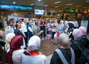 First Batch of 27 Palestinian Medical Students Arrives in Pakistan to Continue Their Studies
